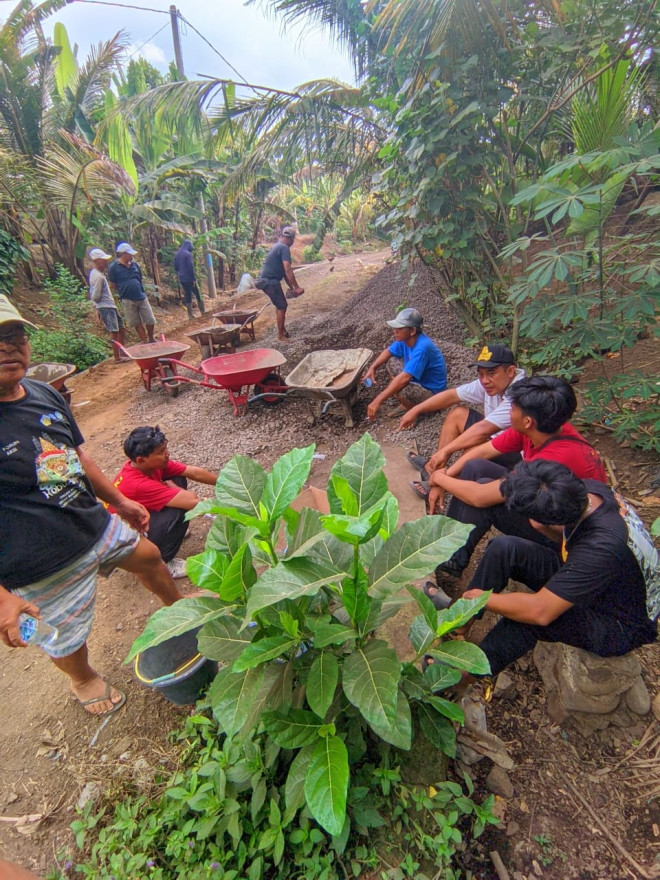 Kegiatan Kerja Bakti Jalan Alternatif